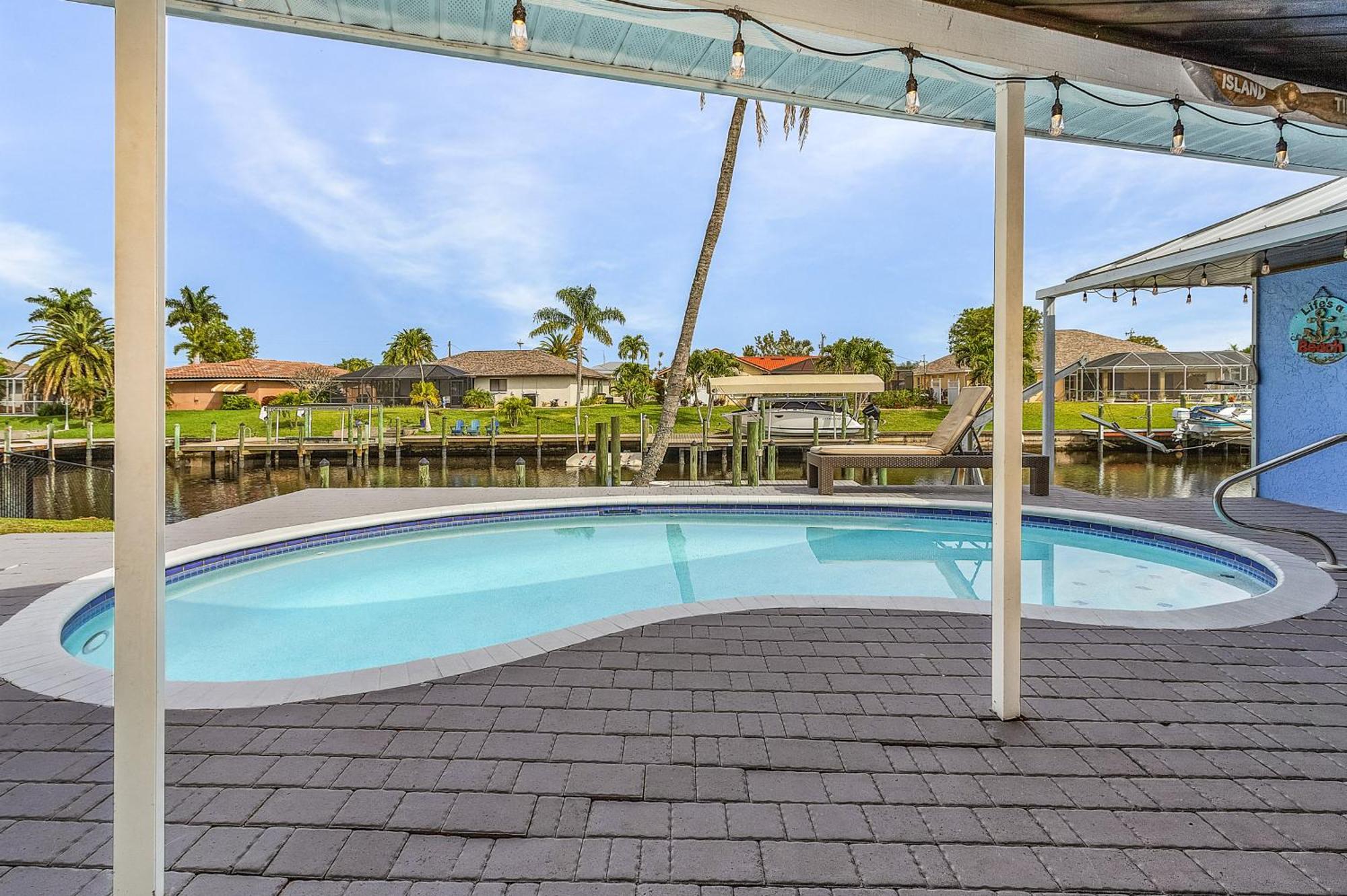 Canal-Front Oasis With Dock And Kayaks In Cape Coral! Exteriör bild