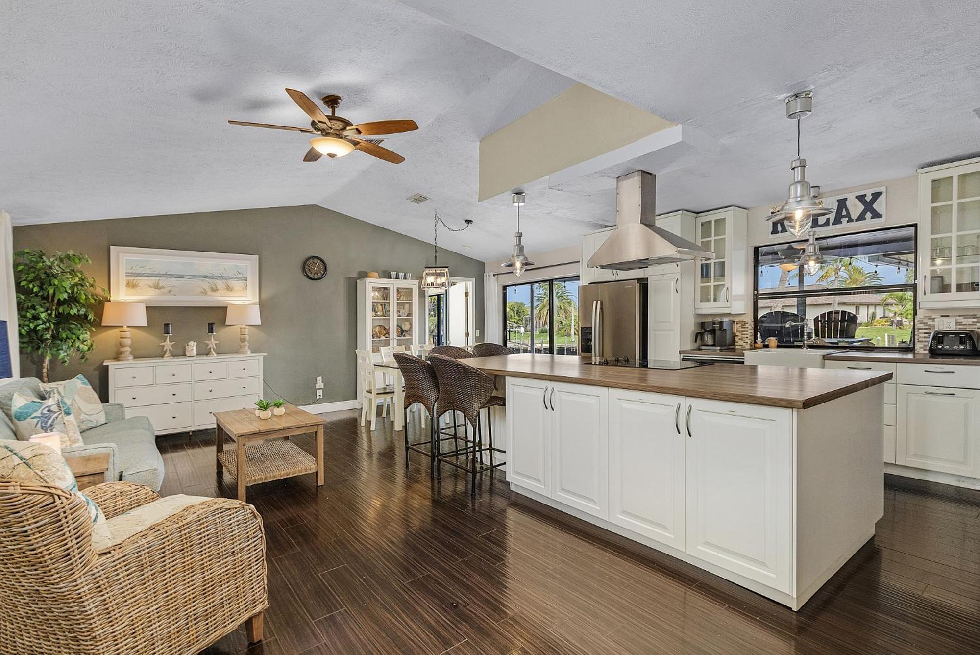 Canal-Front Oasis With Dock And Kayaks In Cape Coral! Exteriör bild