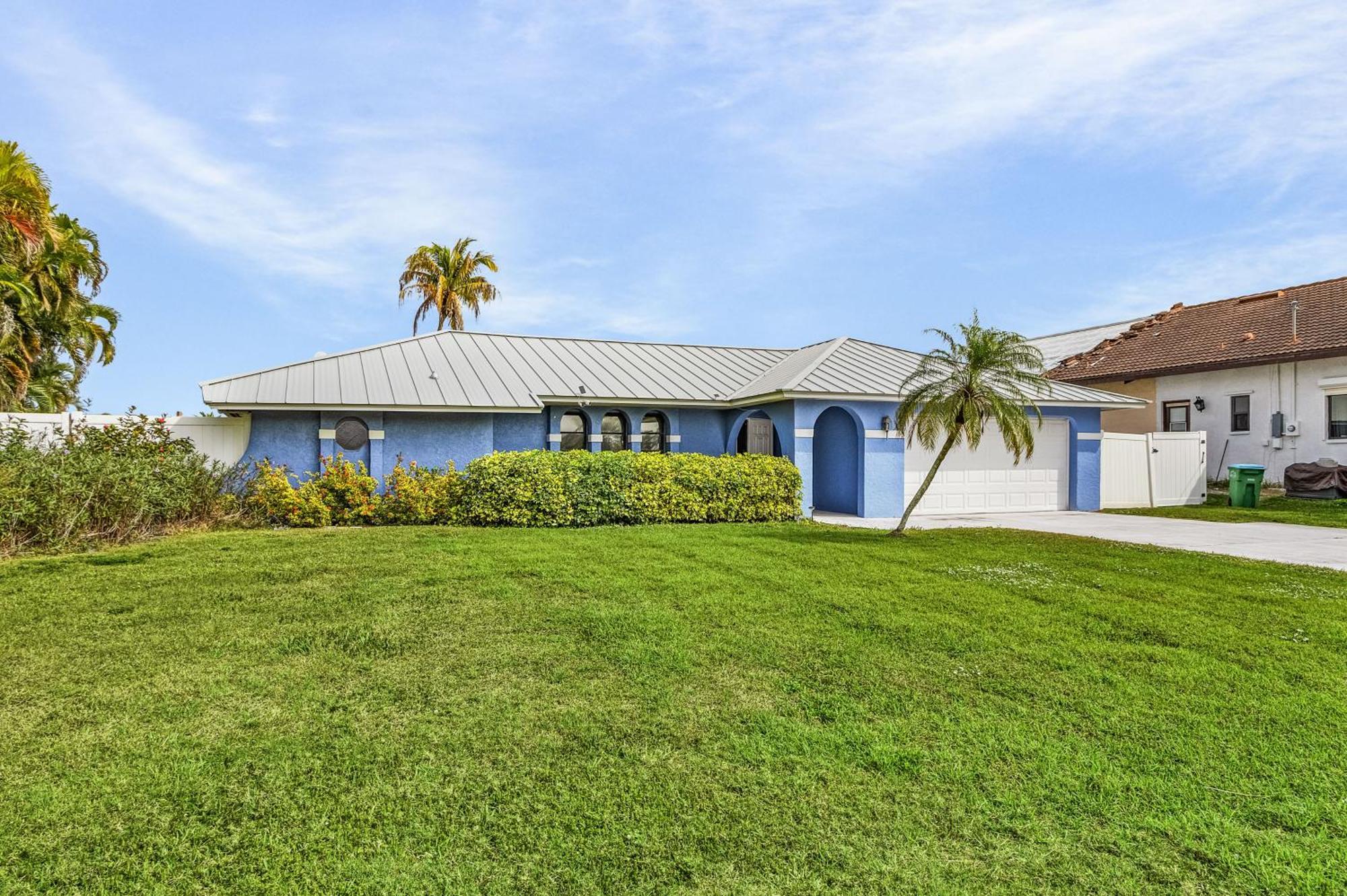 Canal-Front Oasis With Dock And Kayaks In Cape Coral! Exteriör bild