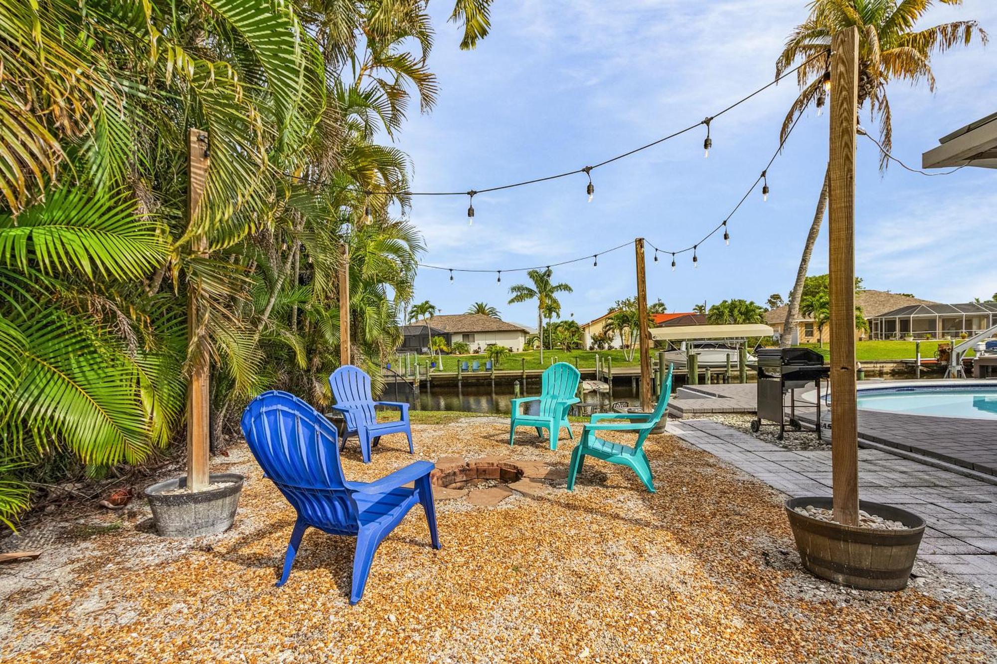 Canal-Front Oasis With Dock And Kayaks In Cape Coral! Exteriör bild
